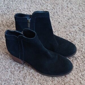 Koolaburra Black Suede Ankle Boots Size 9